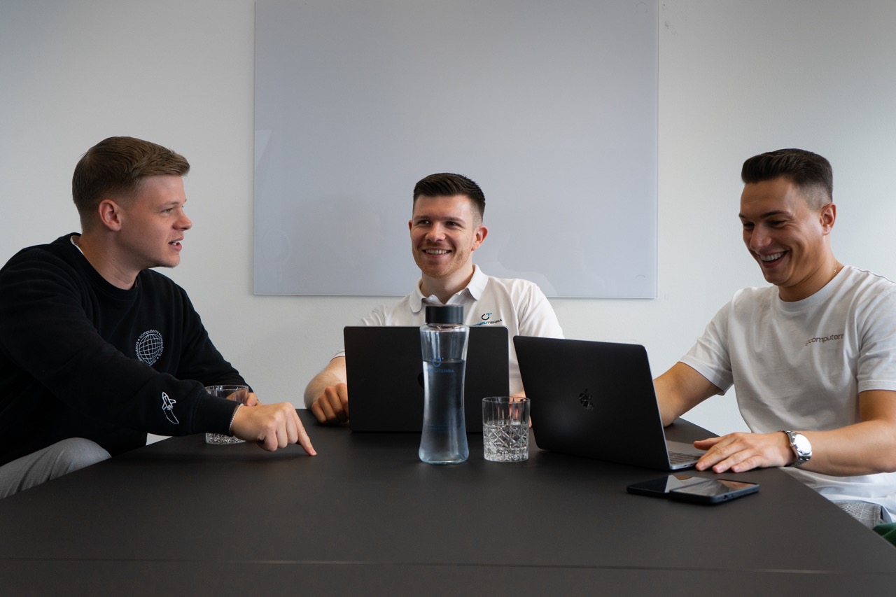 Entwicklerteam bei der Arbeit